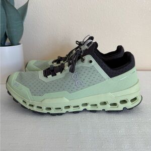 On Cloud Mint Green Athletic Running Sneakers